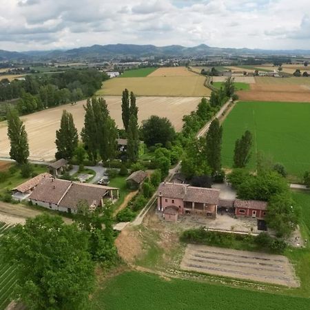 Agriturismo Le Corti Della Gualdana Voghera Eksteriør bilde