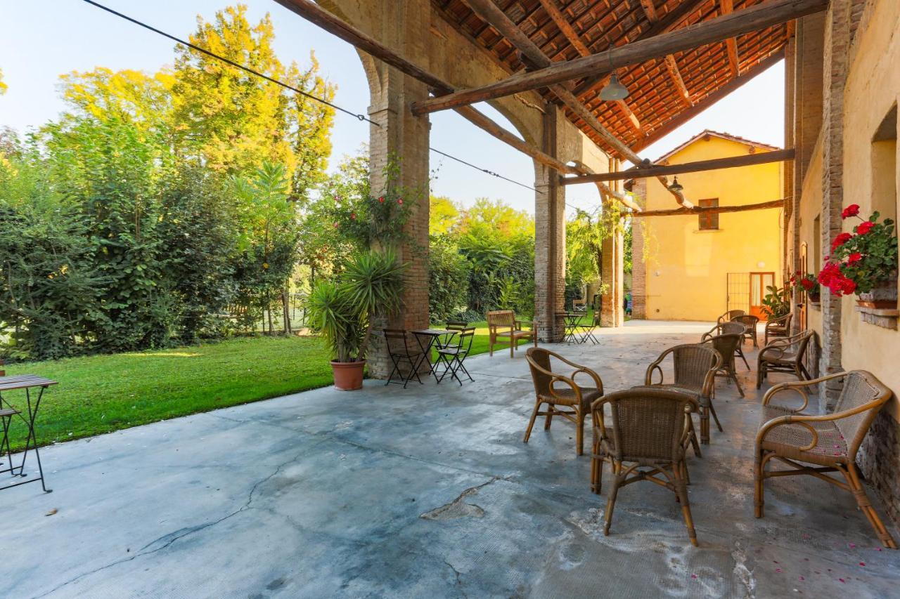 Agriturismo Le Corti Della Gualdana Voghera Eksteriør bilde